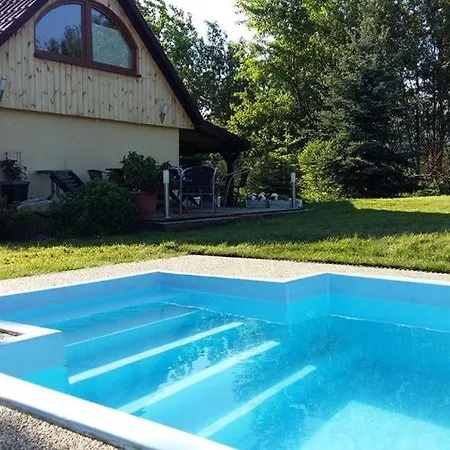 Dom Grabowa Z Sauna , Podgrzewanym Basenem I Balia Z Hydromasazem Holiday home Gilowice (Zywiec)