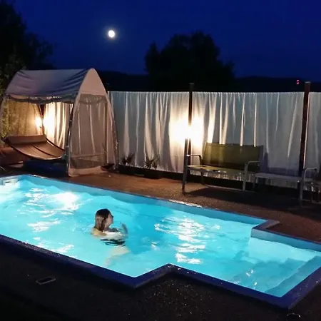Holiday home Dom Grabowa Z Sauna , Podgrzewanym Basenem I Balia Z Hydromasazem *