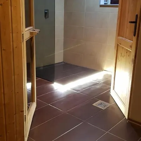 Dom Grabowa Z Sauna , Podgrzewanym Basenem I Balia Z Hydromasazem Holiday home Gilowice (Zywiec)